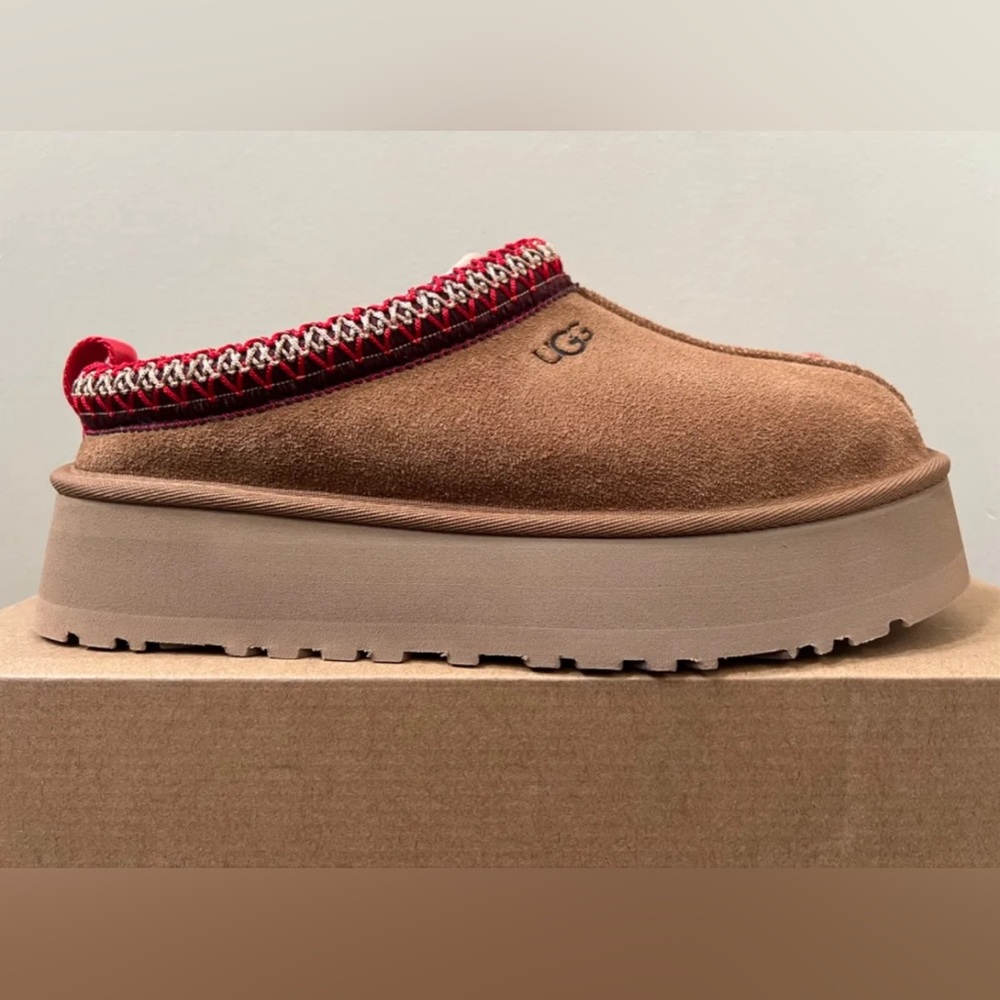 NWT UGG Tazz size 7, chestnut